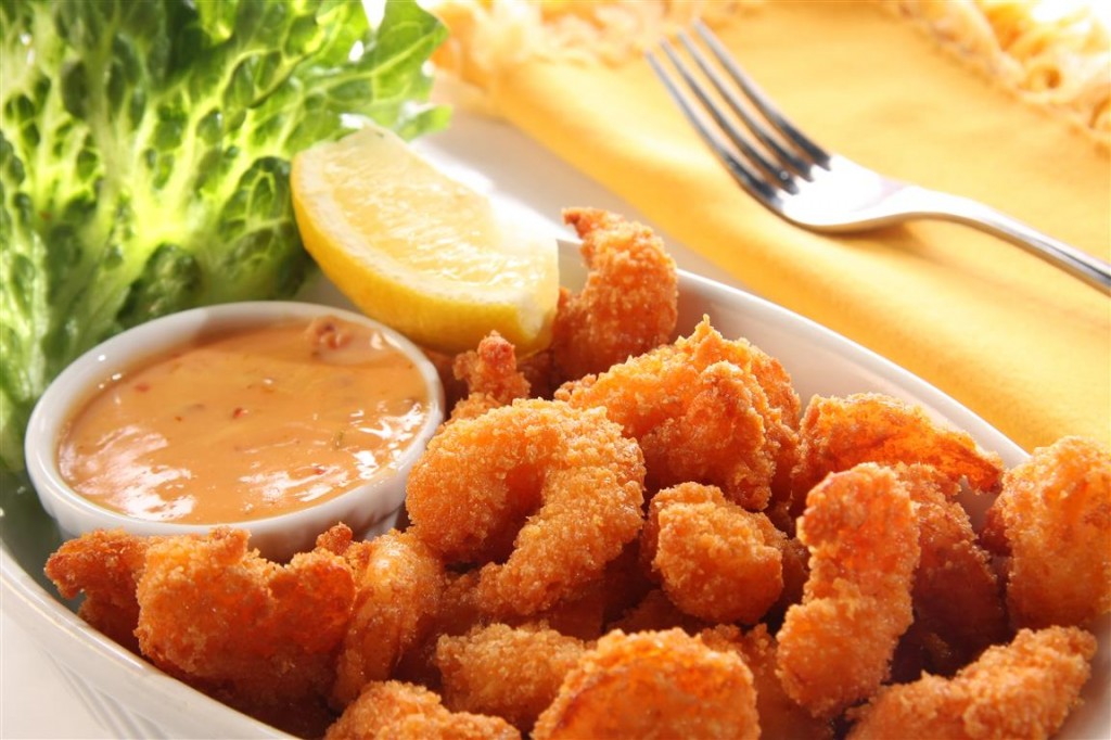 Deep fried shrimp platter, also known as popcorn shrimp